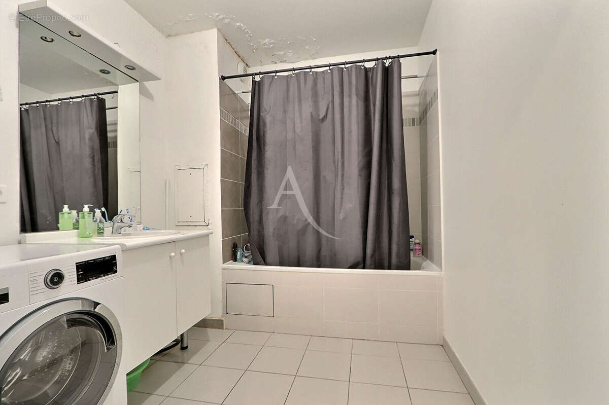 Appartement à AUBERVILLIERS