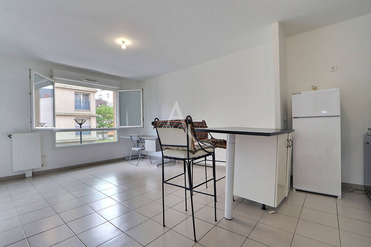 Appartement à AUBERVILLIERS