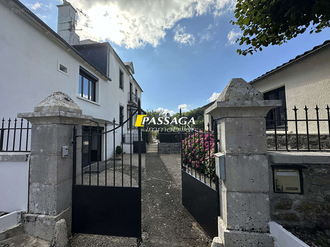 Maison à BERTHOLENE