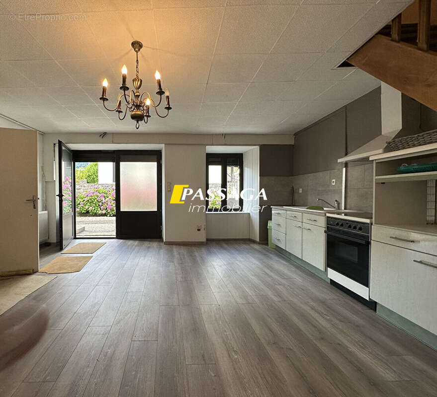 Maison à BERTHOLENE