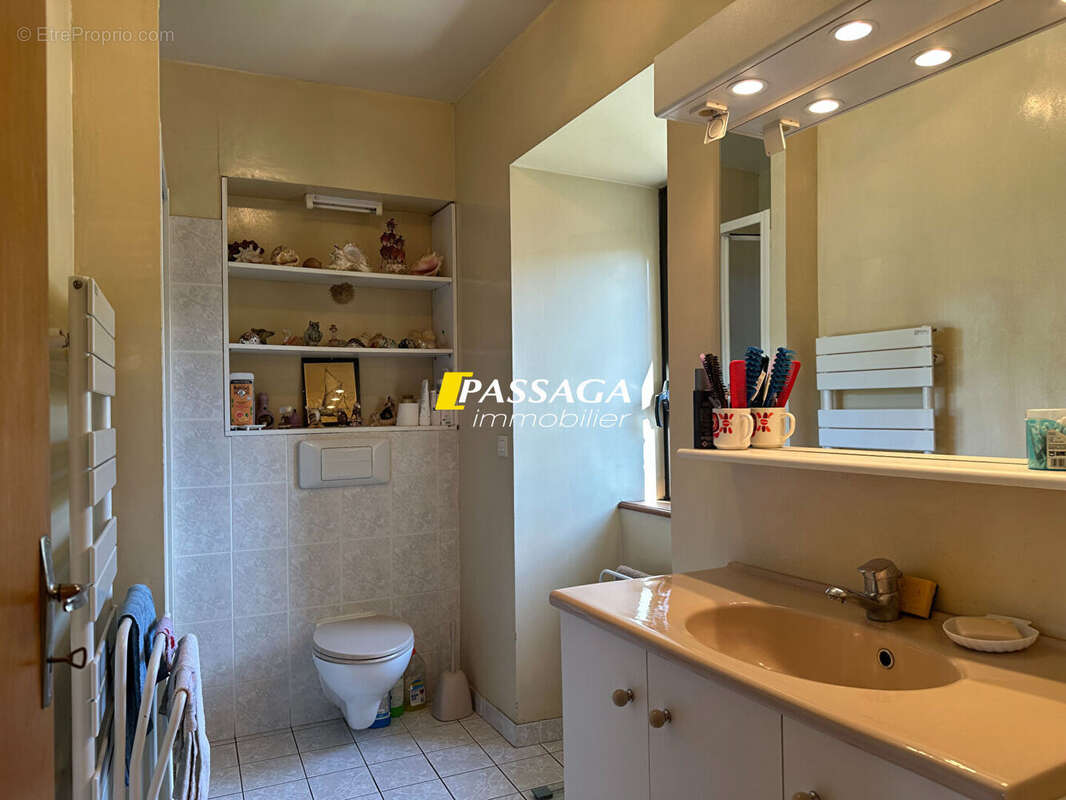 Maison à BERTHOLENE