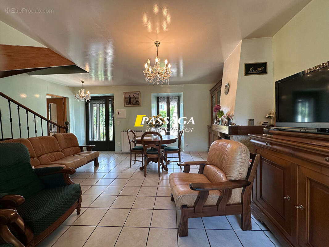 Maison à BERTHOLENE