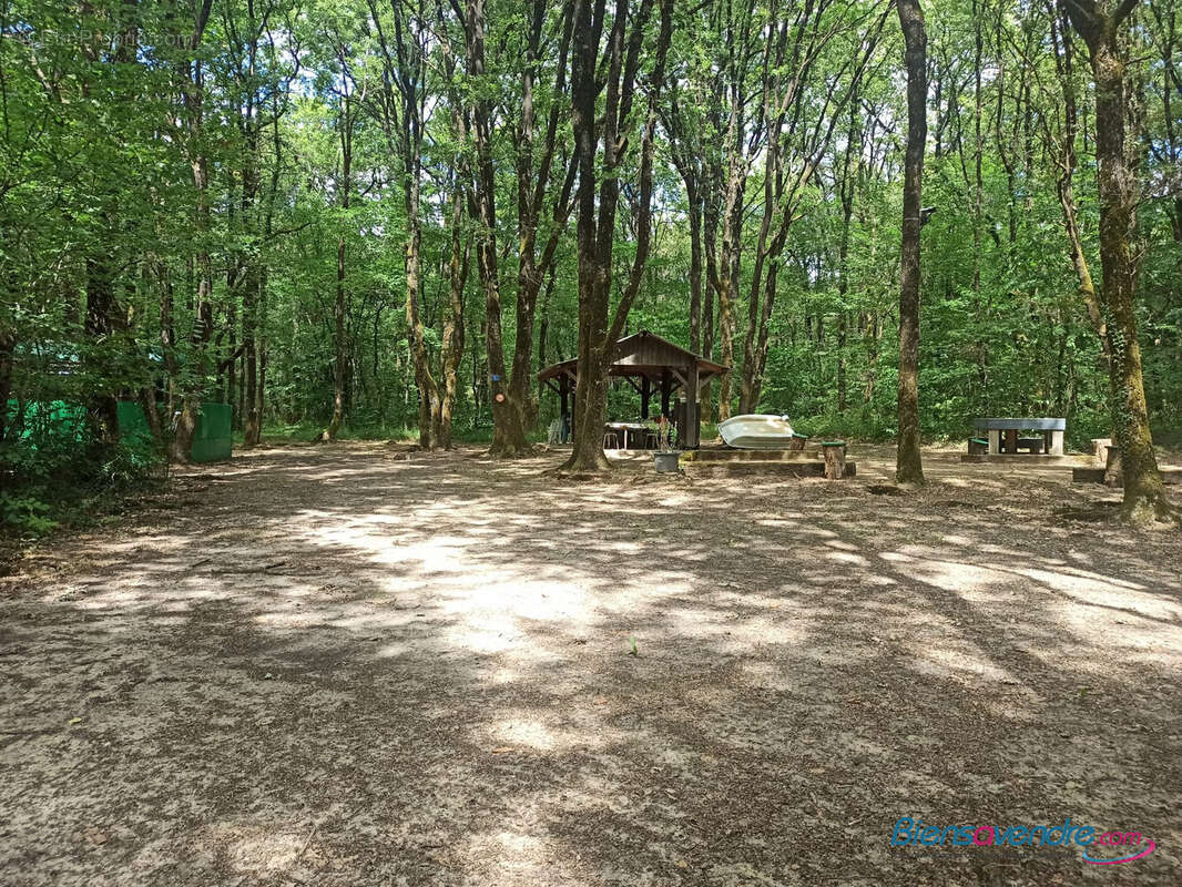 Terrain à MIGNALOUX-BEAUVOIR
