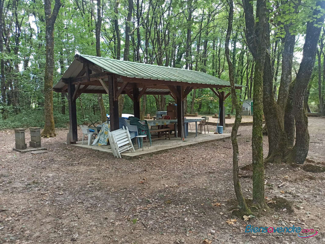 Terrain à MIGNALOUX-BEAUVOIR