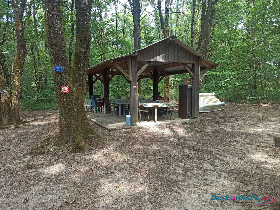 Terrain à MIGNALOUX-BEAUVOIR