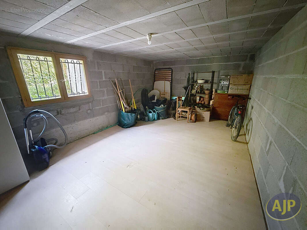 Maison à LA TESSOUALLE