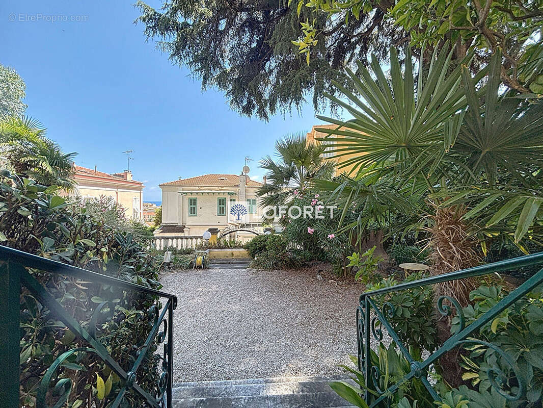 Appartement à MENTON