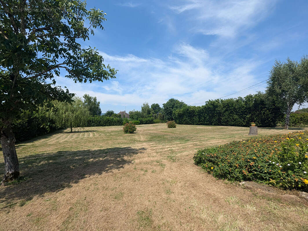 Maison à CHEVANNES-CHANGY