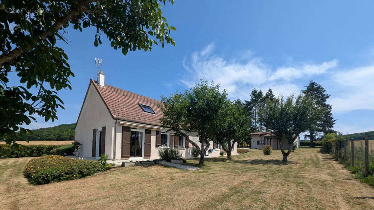 Maison à CHEVANNES-CHANGY