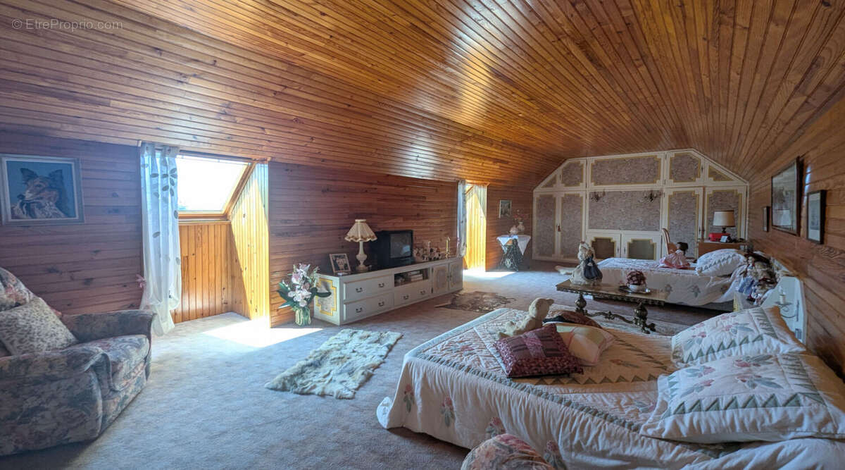 Maison à CHEVANNES-CHANGY