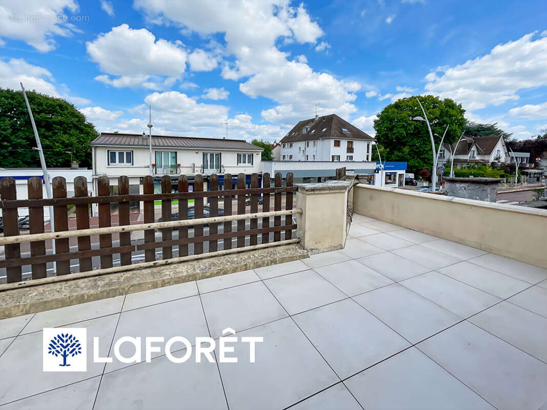 Appartement à SAINTE-GENEVIEVE-DES-BOIS