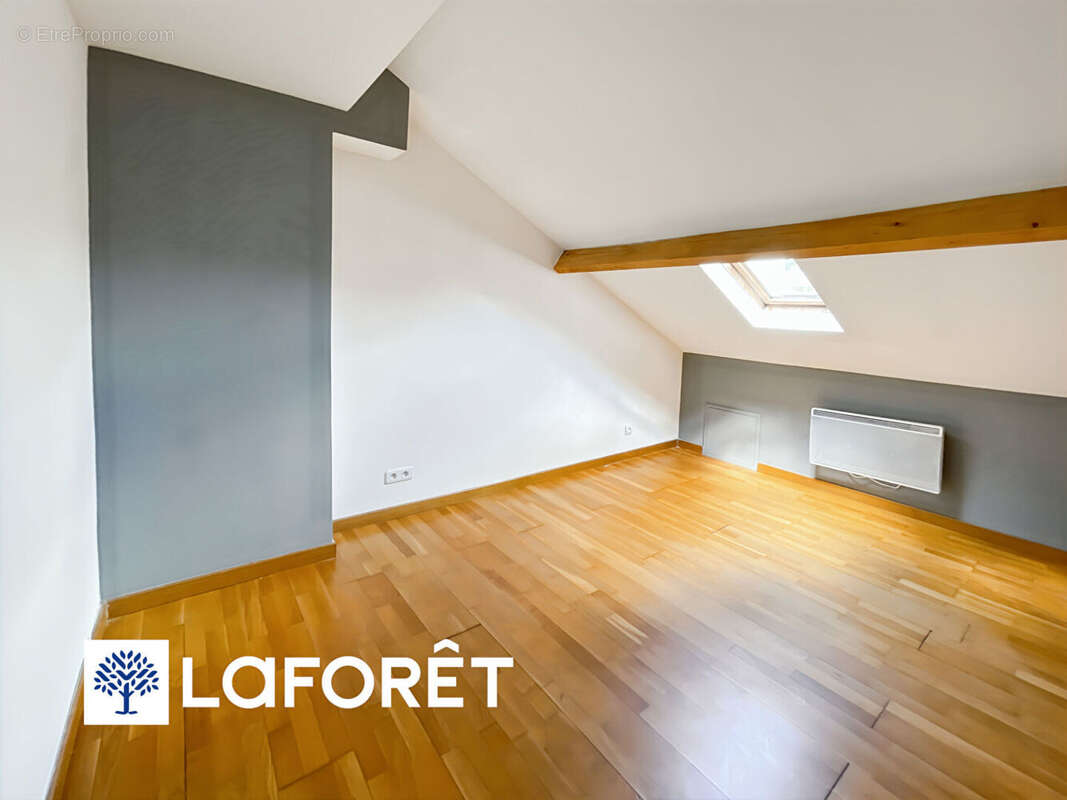 Appartement à SAINTE-GENEVIEVE-DES-BOIS