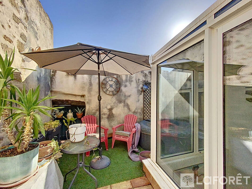 Maison à COURTHEZON