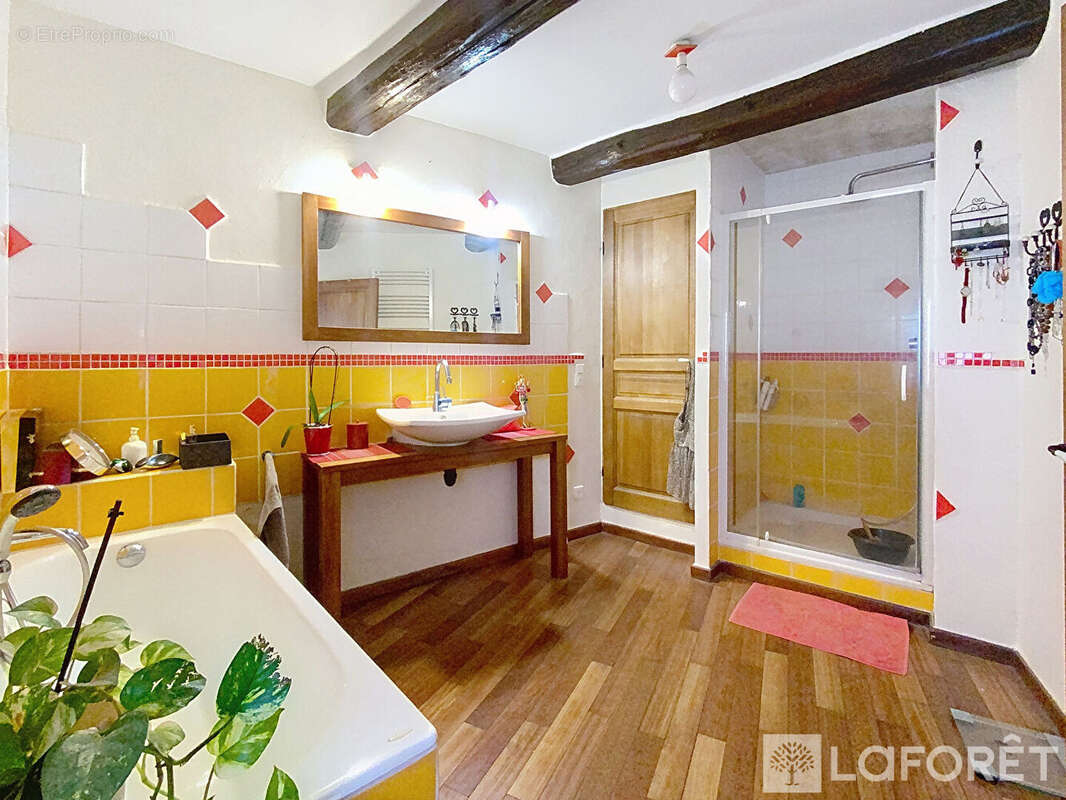 Maison à COURTHEZON