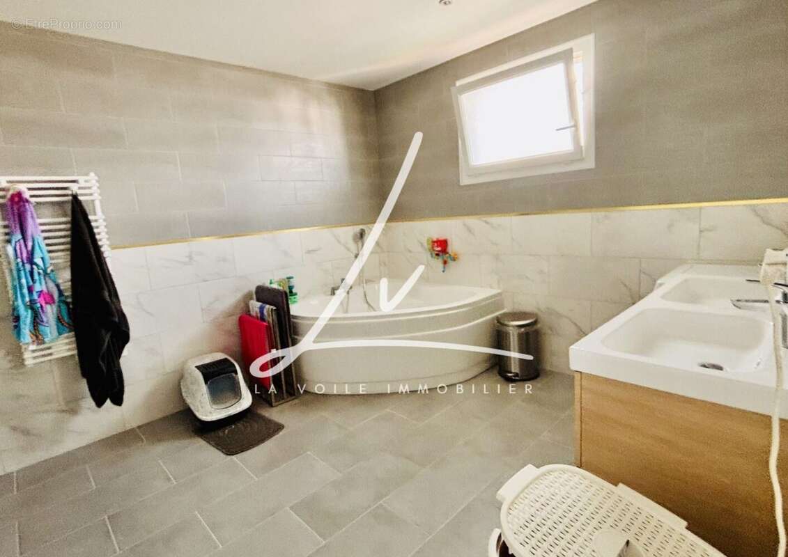 Maison à BRETTEVILLE-SUR-LAIZE