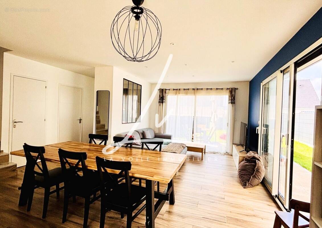 Maison à BRETTEVILLE-SUR-LAIZE