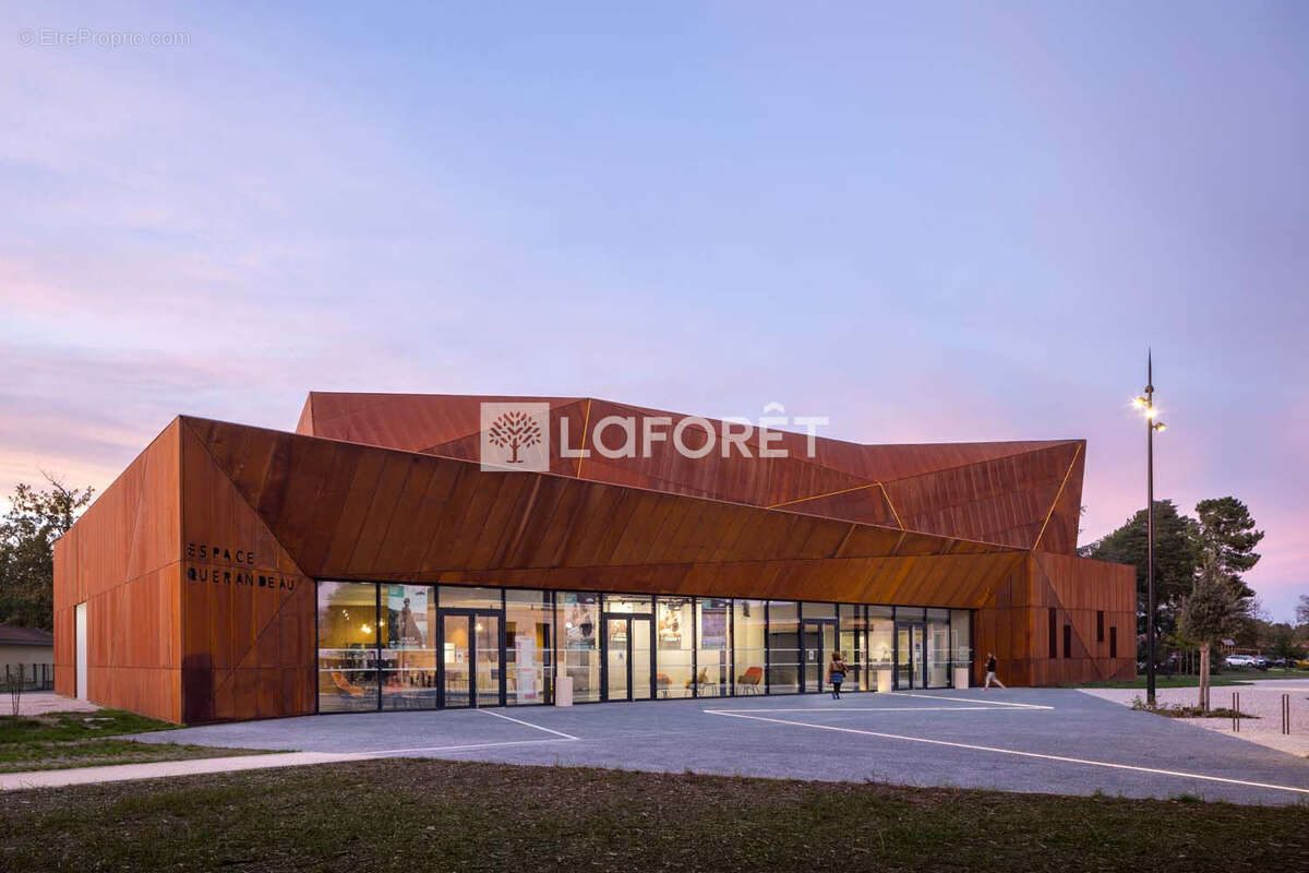 Terrain à SAINT-JEAN-D&#039;ILLAC