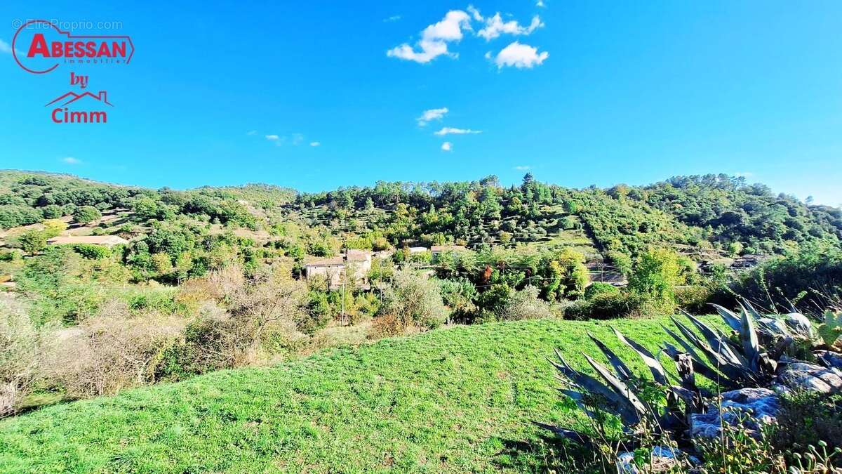 Terrain à SAINT-BRES