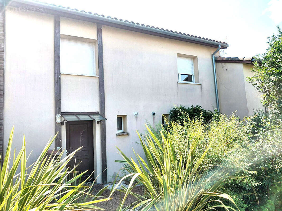 Maison à BRUGUIERES