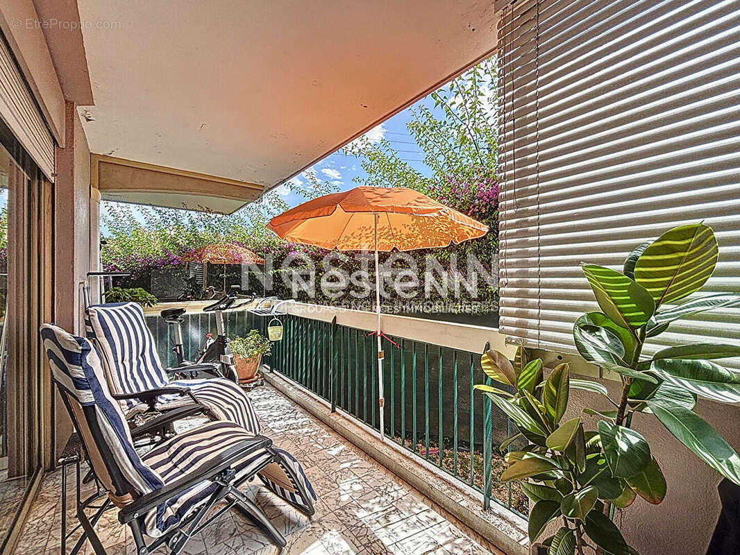 Appartement à VALLAURIS