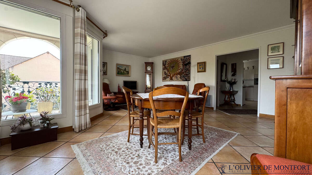 Appartement à VERRIERES-LE-BUISSON