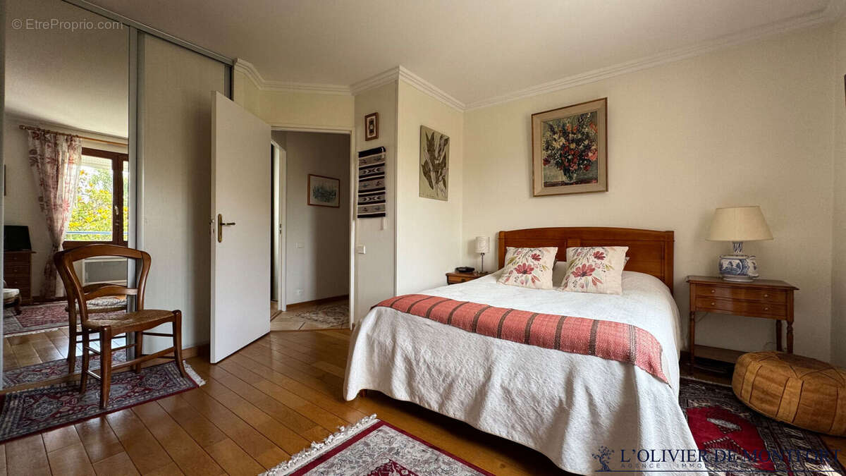 Appartement à VERRIERES-LE-BUISSON