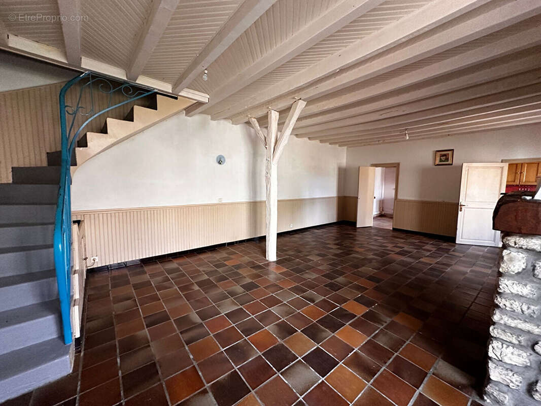 Maison à PLAIMPIED-GIVAUDINS