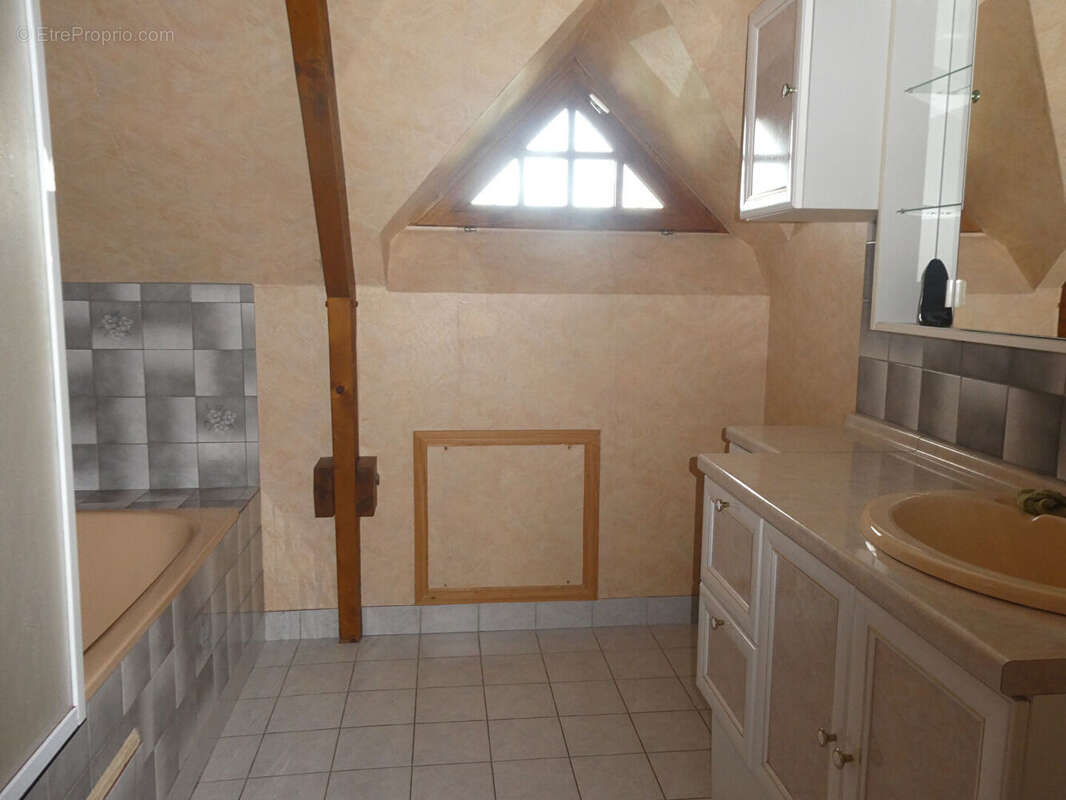 Maison à PONT-L&#039;EVEQUE