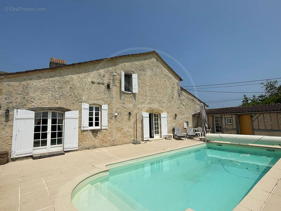 Maison à VILLEFRANCHE-DE-LONCHAT