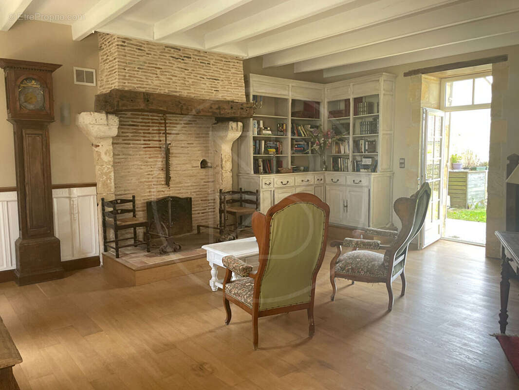 Maison à VILLEFRANCHE-DE-LONCHAT