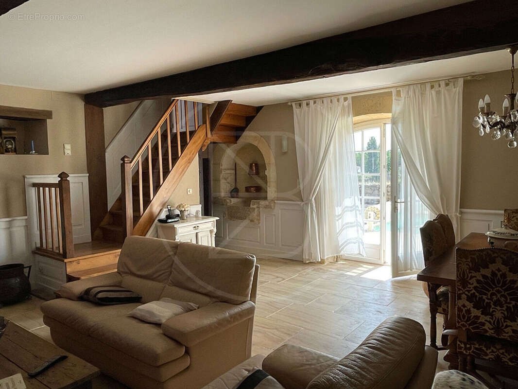 Maison à VILLEFRANCHE-DE-LONCHAT