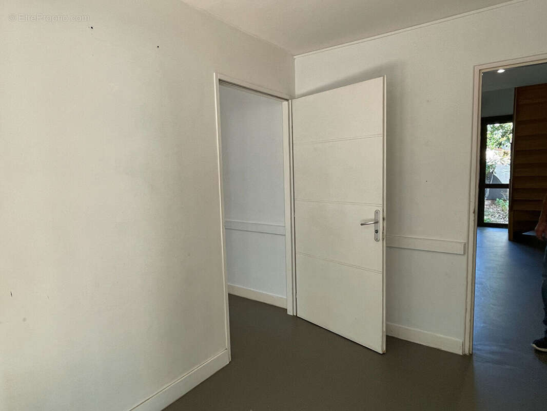 Commerce à SAINTE-TERRE