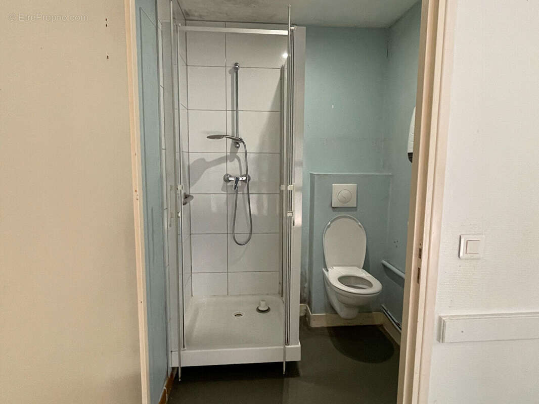 Commerce à SAINTE-TERRE