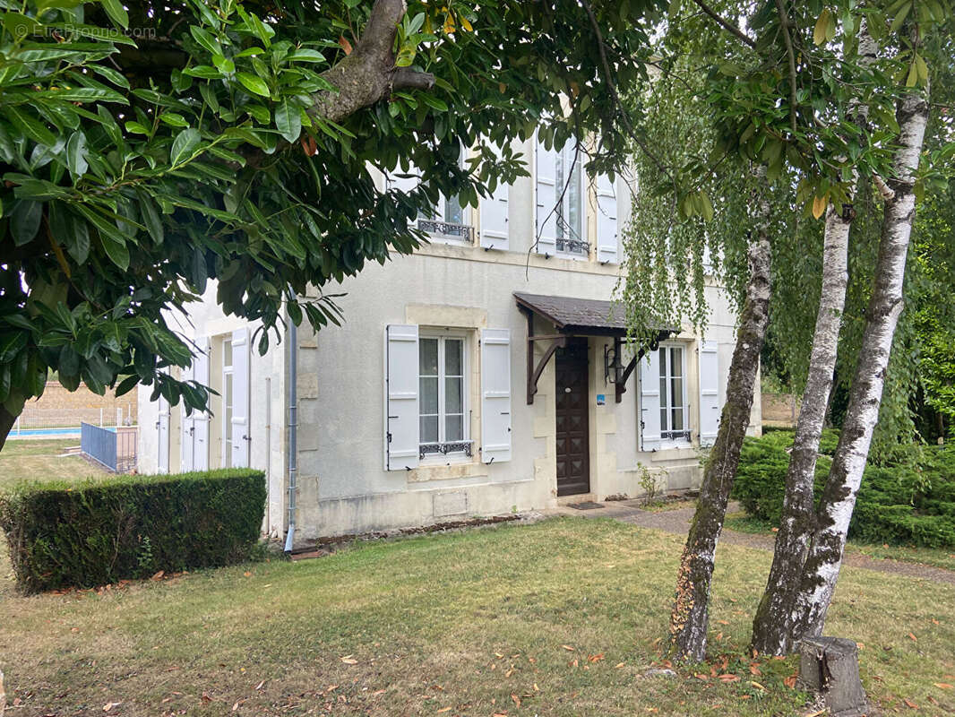 Maison à VARENNES-VAUZELLES