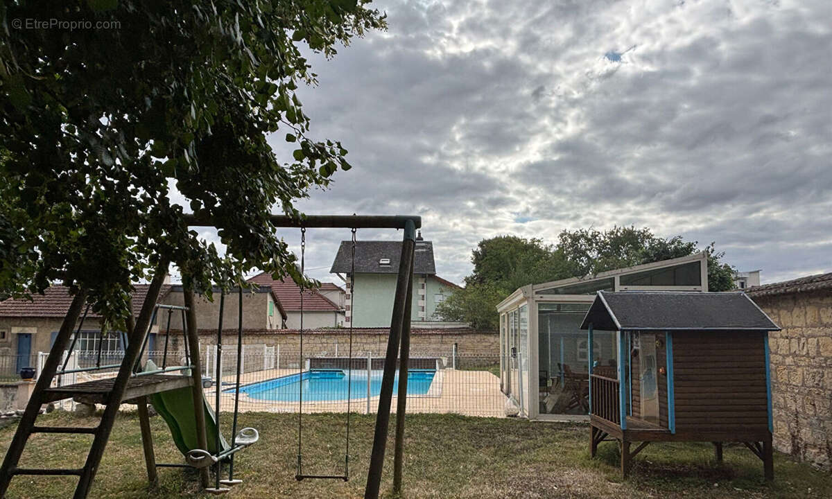 Maison à VARENNES-VAUZELLES