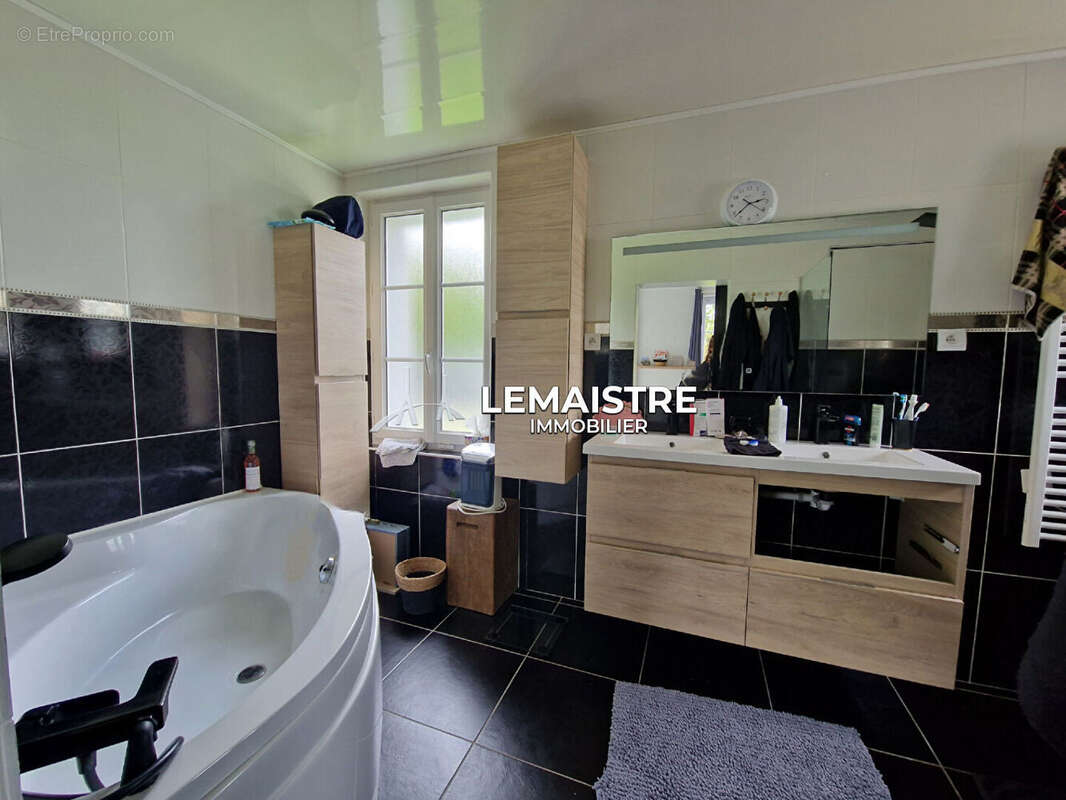 Maison à SAINT-ROMAIN-DE-COLBOSC