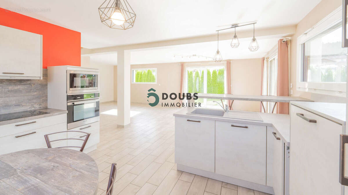 Maison à DAMPRICHARD