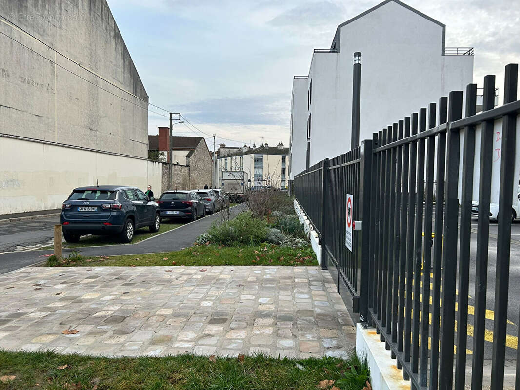 Parking à FONTAINEBLEAU