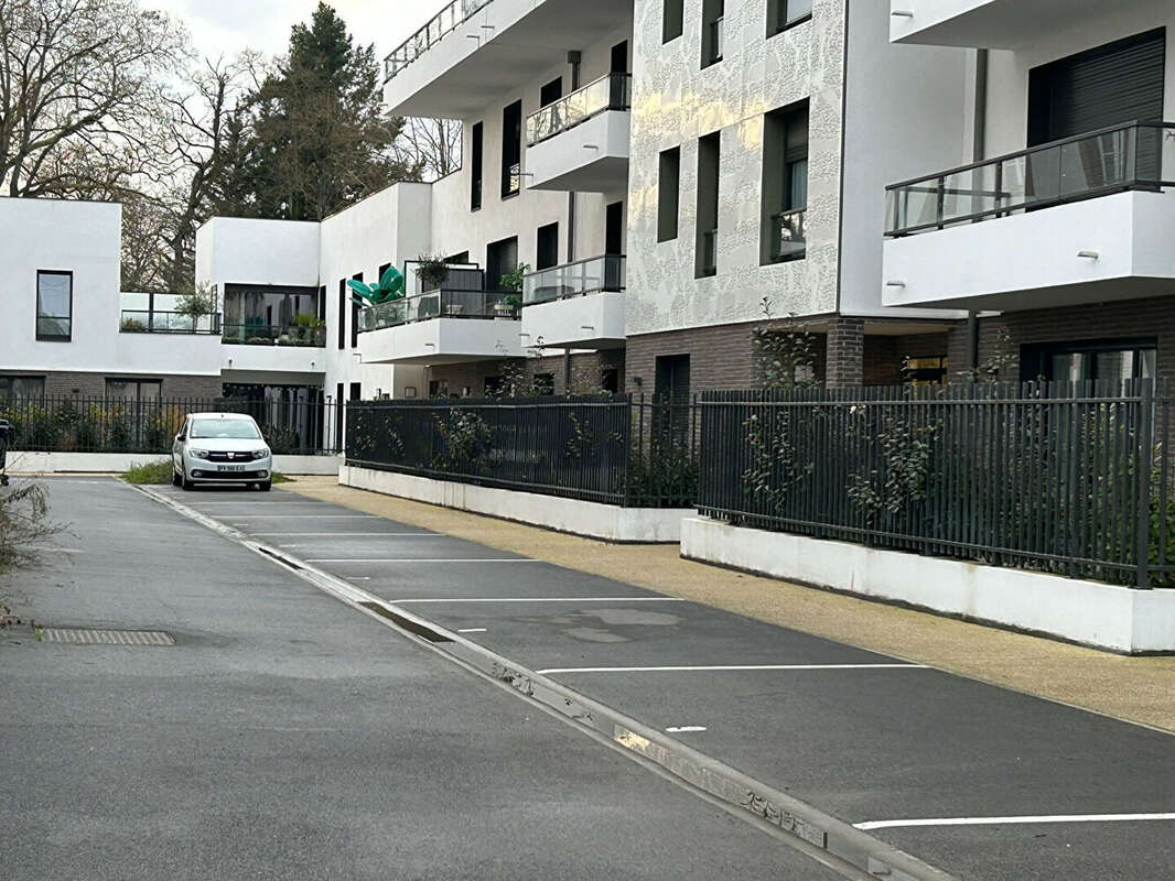 Parking à FONTAINEBLEAU