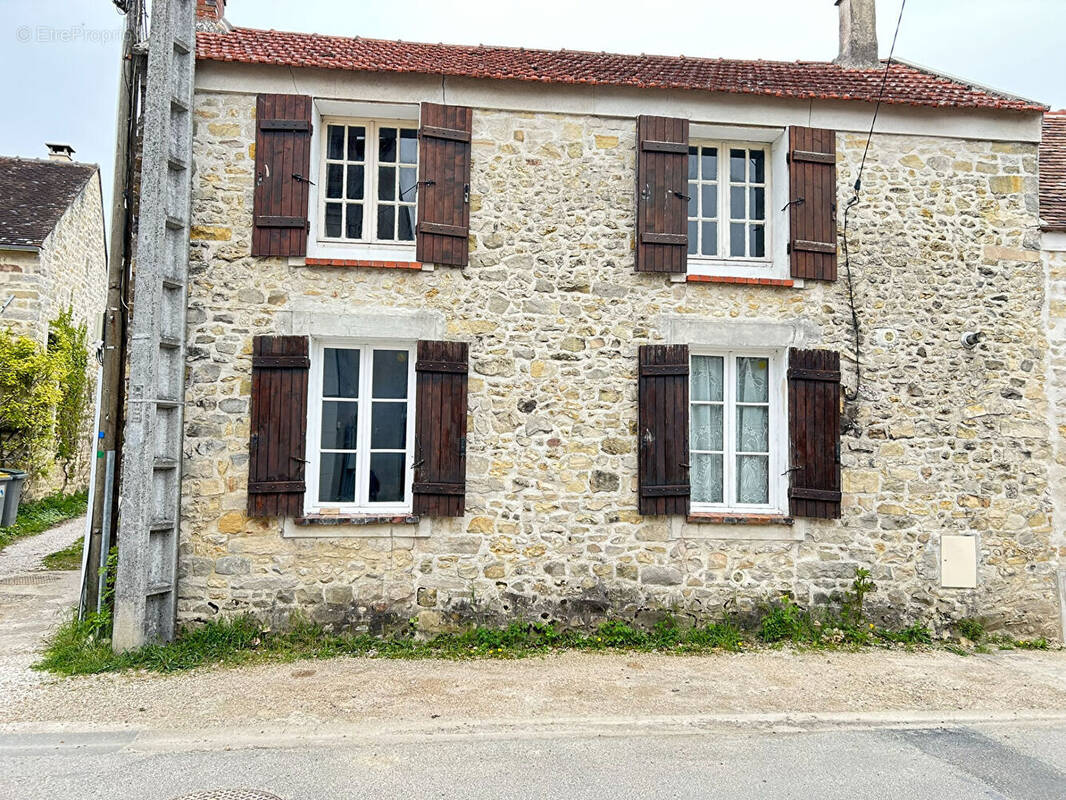 Maison à RECLOSES