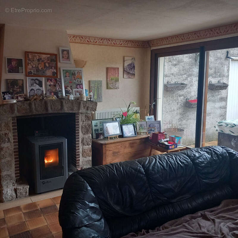 Maison à SAINT-PIERRE-LES-NEMOURS