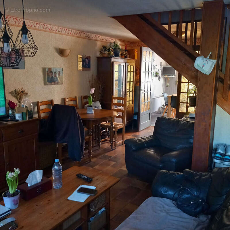 Maison à SAINT-PIERRE-LES-NEMOURS