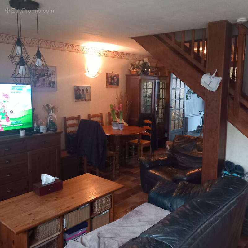 Maison à SAINT-PIERRE-LES-NEMOURS