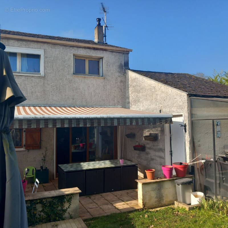 Maison à SAINT-PIERRE-LES-NEMOURS