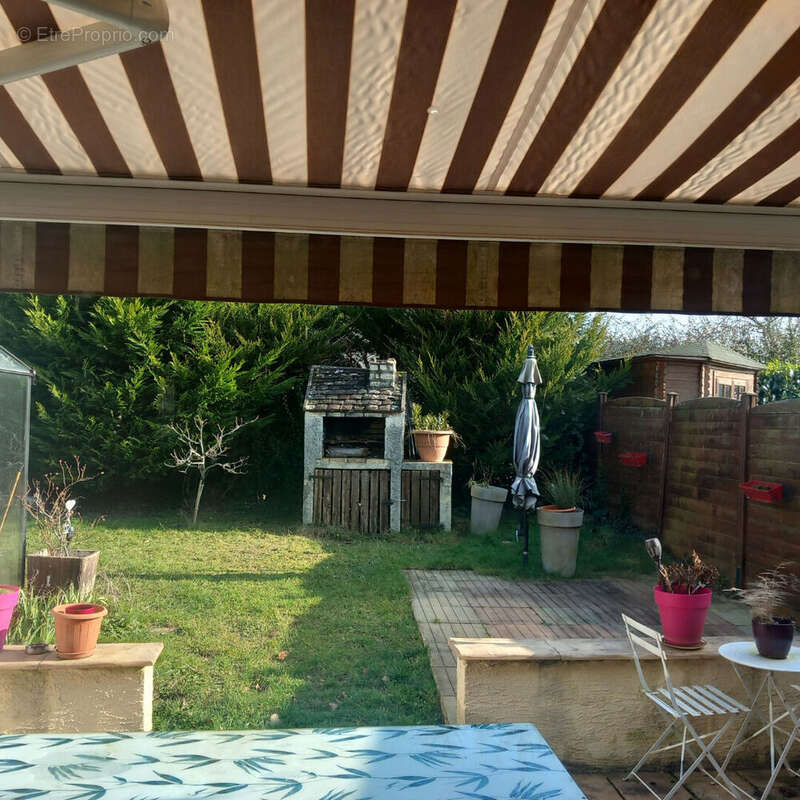 Maison à SAINT-PIERRE-LES-NEMOURS