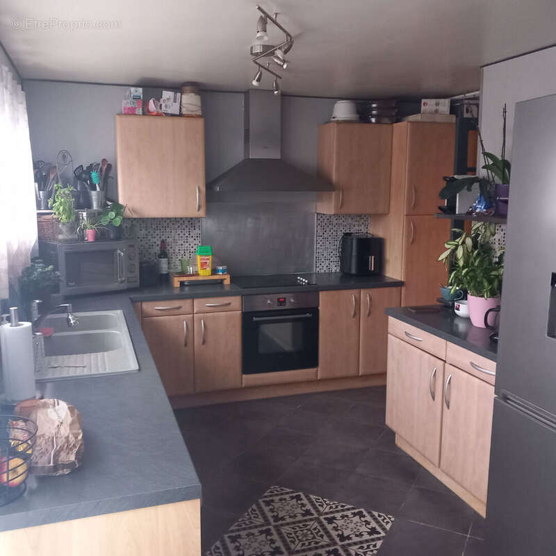 Maison à SAINT-PIERRE-LES-NEMOURS