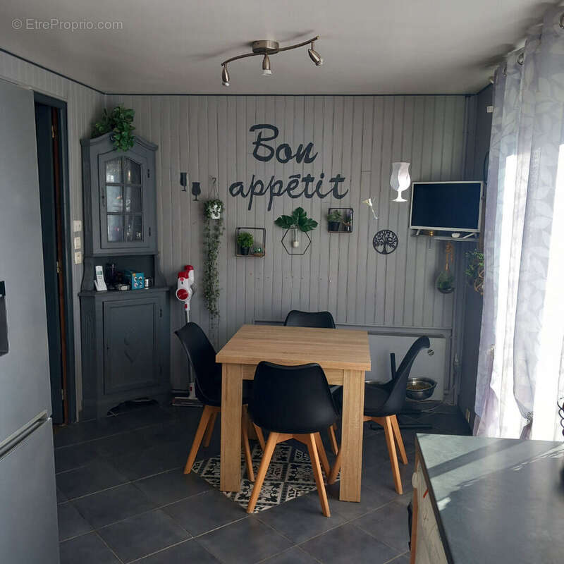 Maison à SAINT-PIERRE-LES-NEMOURS