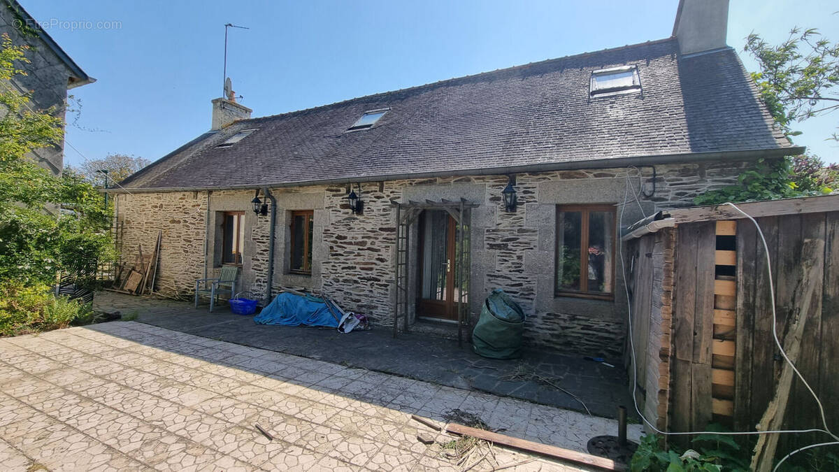 Maison à MUR-DE-BRETAGNE