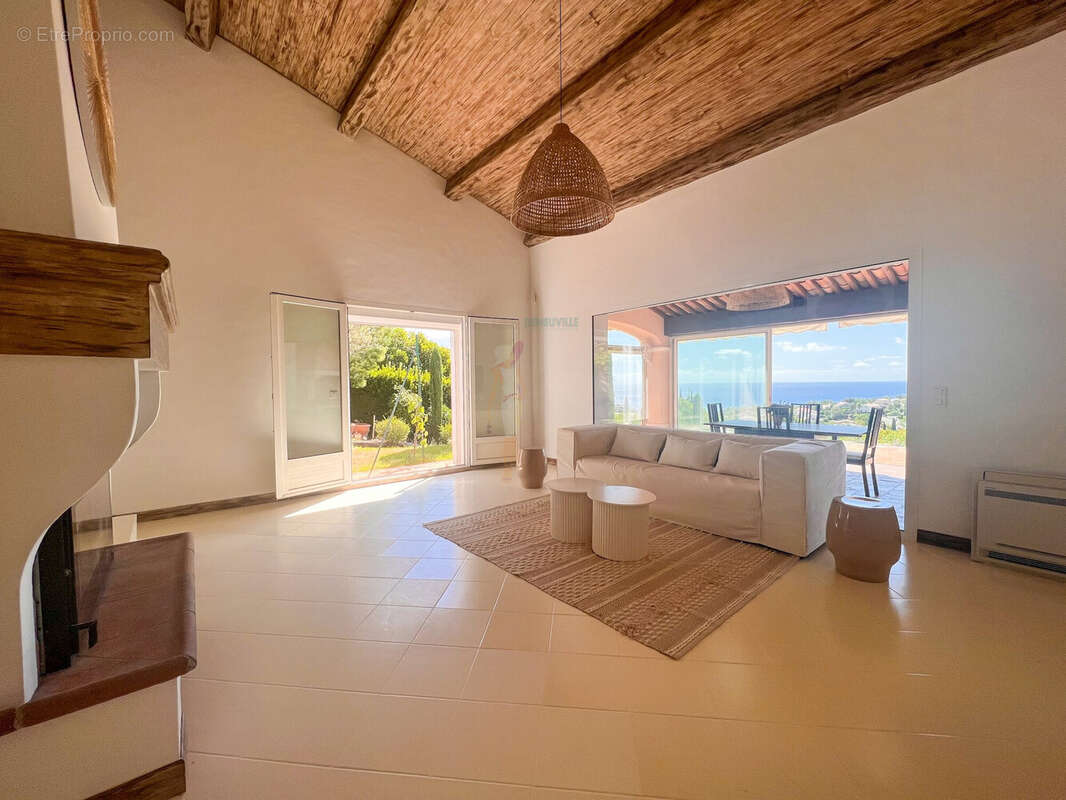 Maison à LES ISSAMBRES