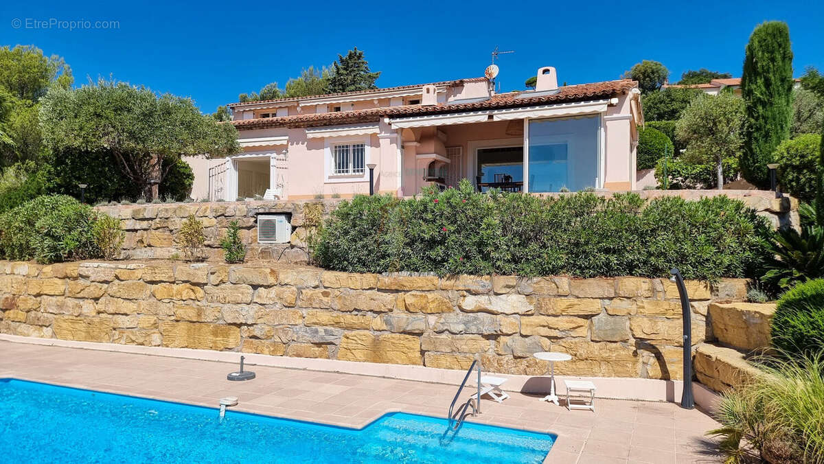 Maison à LES ISSAMBRES